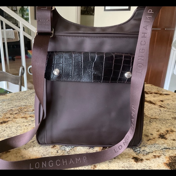 Authentic LONGCHAMP messenger bag - Picture 1 of 8